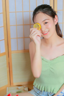 情窦初开的小姑娘